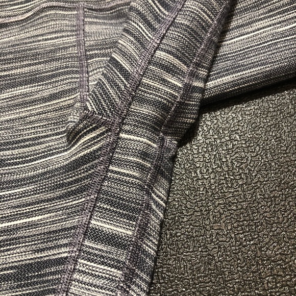 Lululemon Align Crop 21" *Cross Waist
Mini Space Dye Herringbone Heathered - Picture 8 of 16